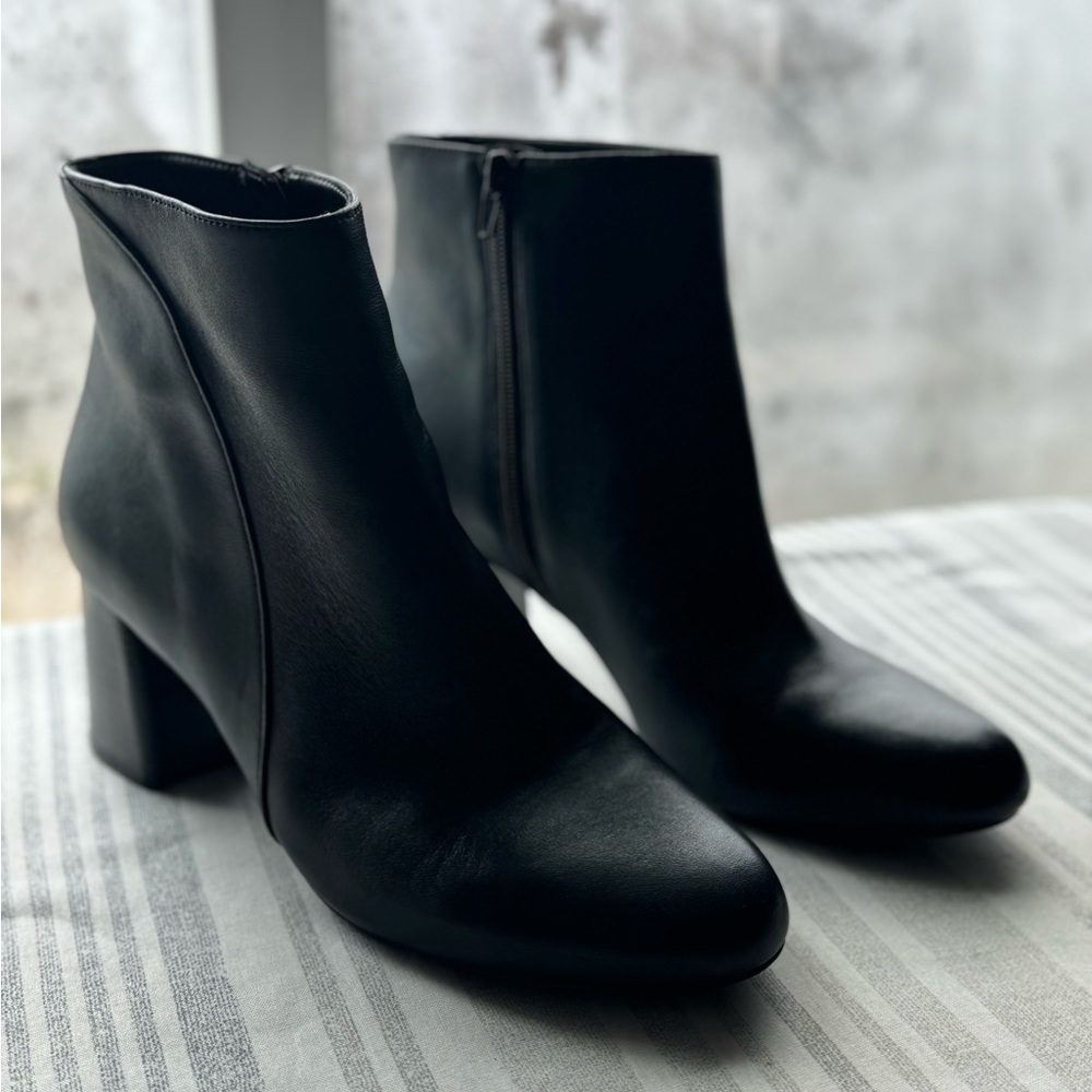 EUC INC booties 10W